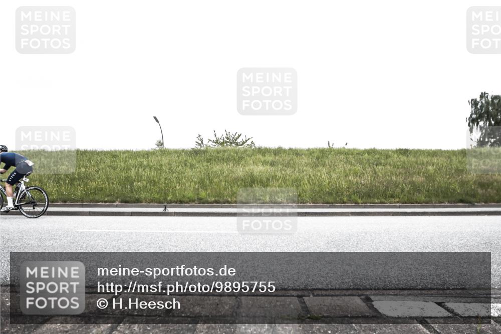 21.06.2026 - 29. Vierlanden-Triathlon H.Heesch http://msf.ph/oto/9895755 21.06.2026 10:19:18 Radfahren 24, 247, 261, 1356 meine-sportfotos.de