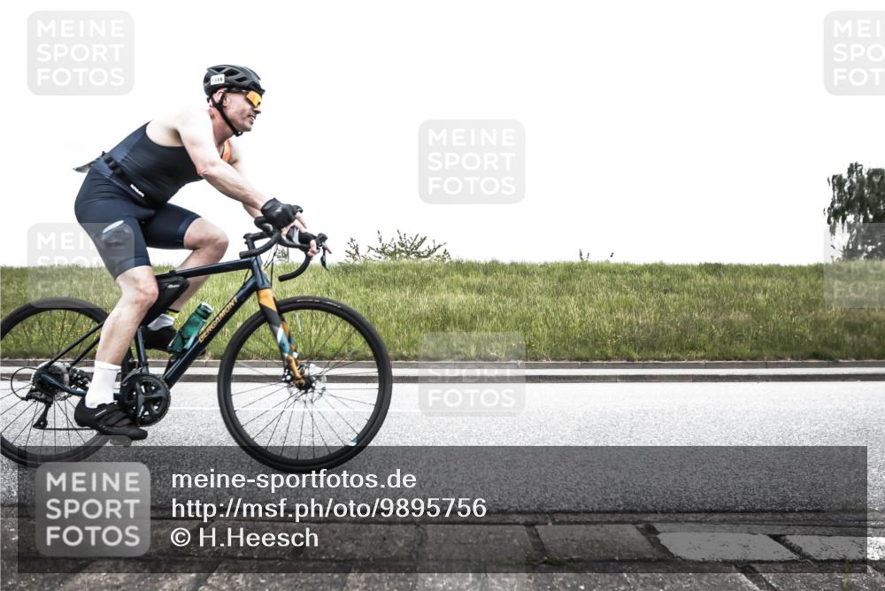 21.06.2026 - 29. Vierlanden-Triathlon H.Heesch http://msf.ph/oto/9895756 21.06.2026 10:19:22 Radfahren 184, 242, 247, 1356 meine-sportfotos.de
