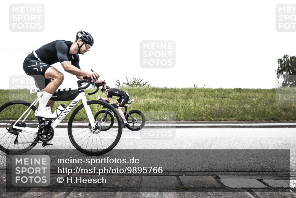 21.06.2026 - 29. Vierlanden-Triathlon H.Heesch http://msf.ph/oto/9895766 21.06.2026 10:19:58 Radfahren 18, 21, 69, 79, 146, 163, 268, 432 meine-sportfotos.de