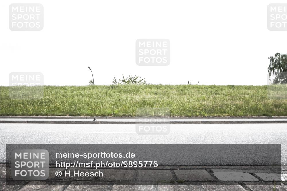 21.06.2026 - 29. Vierlanden-Triathlon H.Heesch http://msf.ph/oto/9895776 21.06.2026 10:20:20 Radfahren 15, 176, 364 meine-sportfotos.de