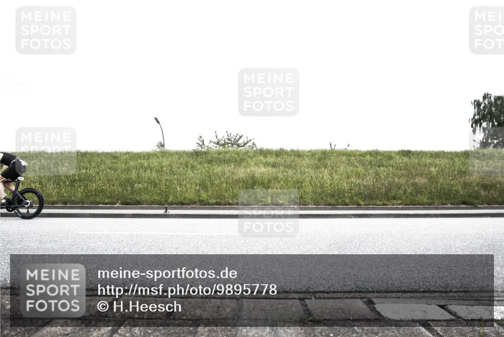 21.06.2026 - 29. Vierlanden-Triathlon H.Heesch http://msf.ph/oto/9895778 21.06.2026 10:20:30 Radfahren 176, 364, 435 meine-sportfotos.de