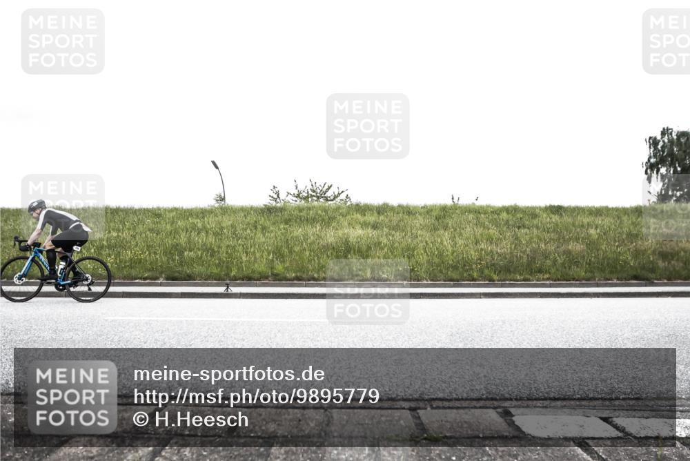 21.06.2026 - 29. Vierlanden-Triathlon H.Heesch http://msf.ph/oto/9895779 21.06.2026 10:20:31 Radfahren 176, 364, 435 meine-sportfotos.de