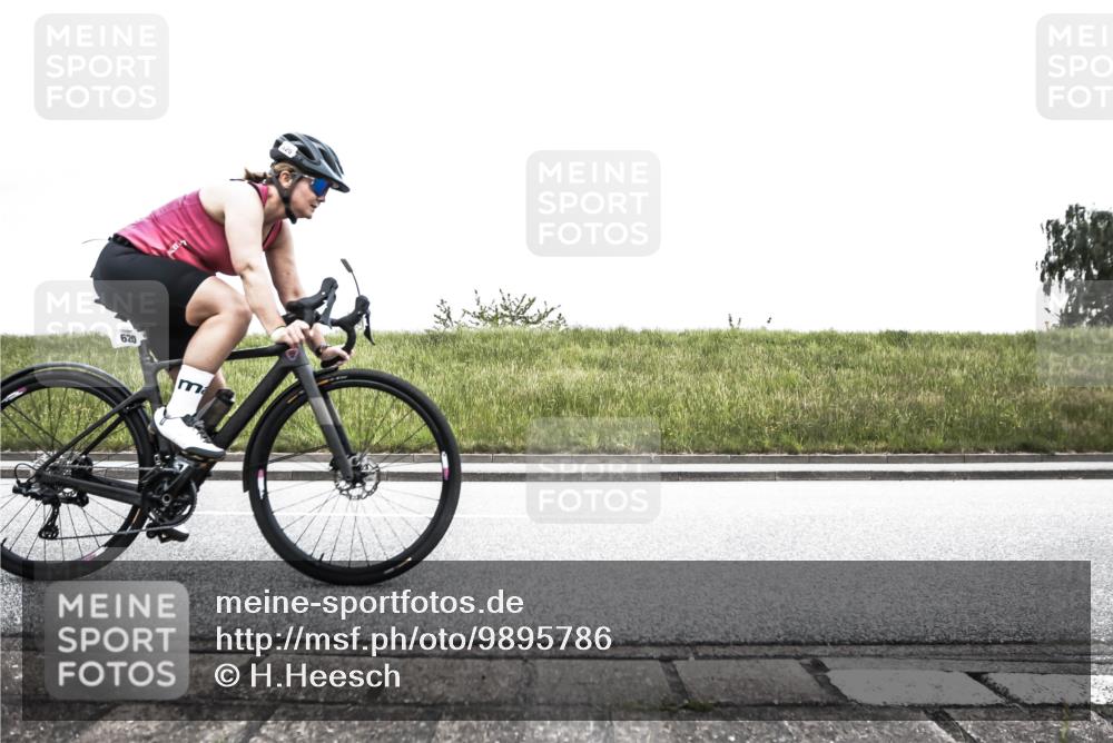 21.06.2026 - 29. Vierlanden-Triathlon H.Heesch http://msf.ph/oto/9895786 21.06.2026 10:21:20 Radfahren 229, 411, 609, 620, 1353 meine-sportfotos.de