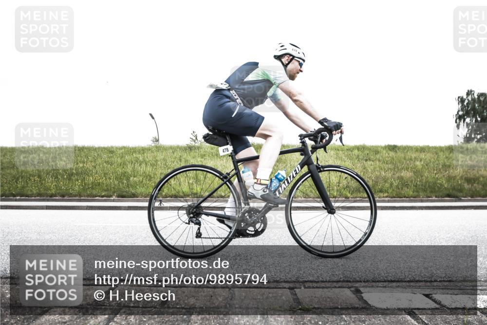 21.06.2026 - 29. Vierlanden-Triathlon H.Heesch http://msf.ph/oto/9895794 21.06.2026 10:21:54 Radfahren 37, 115, 213, 427, 438, 478, 549 meine-sportfotos.de