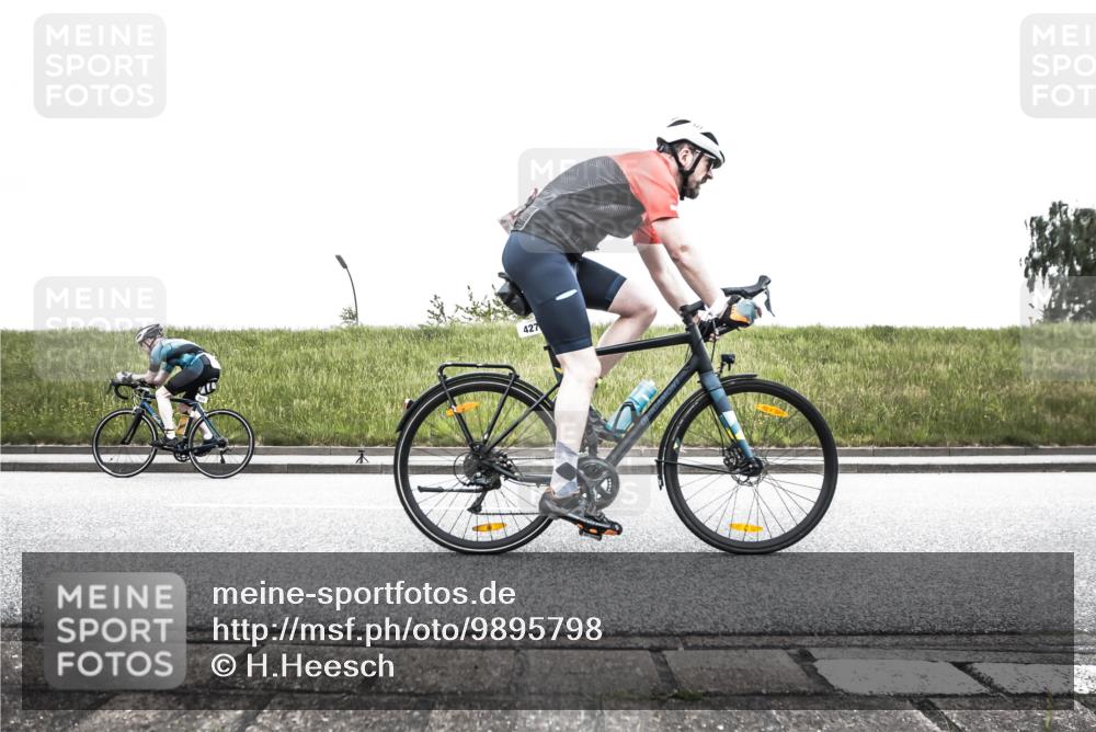 21.06.2026 - 29. Vierlanden-Triathlon H.Heesch http://msf.ph/oto/9895798 21.06.2026 10:22:01 Radfahren 100, 115, 427, 438, 549 meine-sportfotos.de