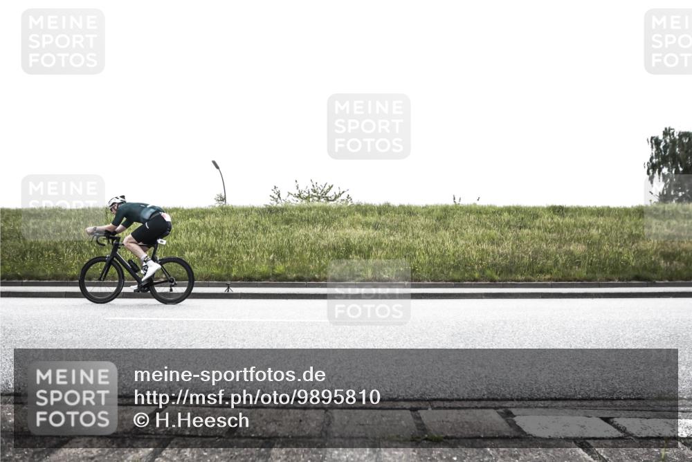 21.06.2026 - 29. Vierlanden-Triathlon H.Heesch http://msf.ph/oto/9895810 21.06.2026 10:45:54 Radfahren 80, 255 meine-sportfotos.de