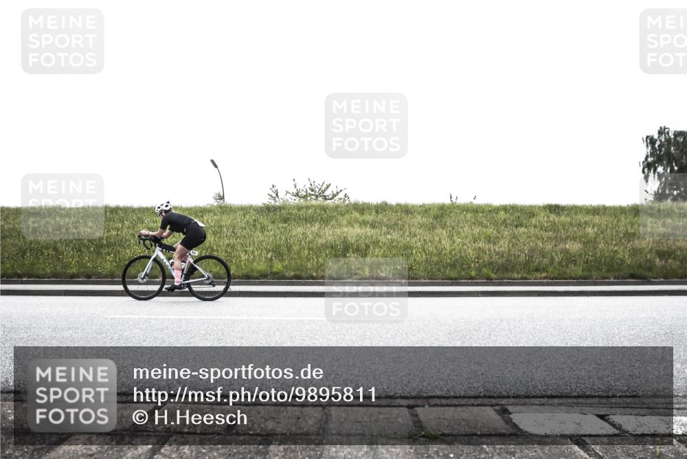 21.06.2026 - 29. Vierlanden-Triathlon H.Heesch http://msf.ph/oto/9895811 21.06.2026 10:45:57 Radfahren 255, 471 meine-sportfotos.de