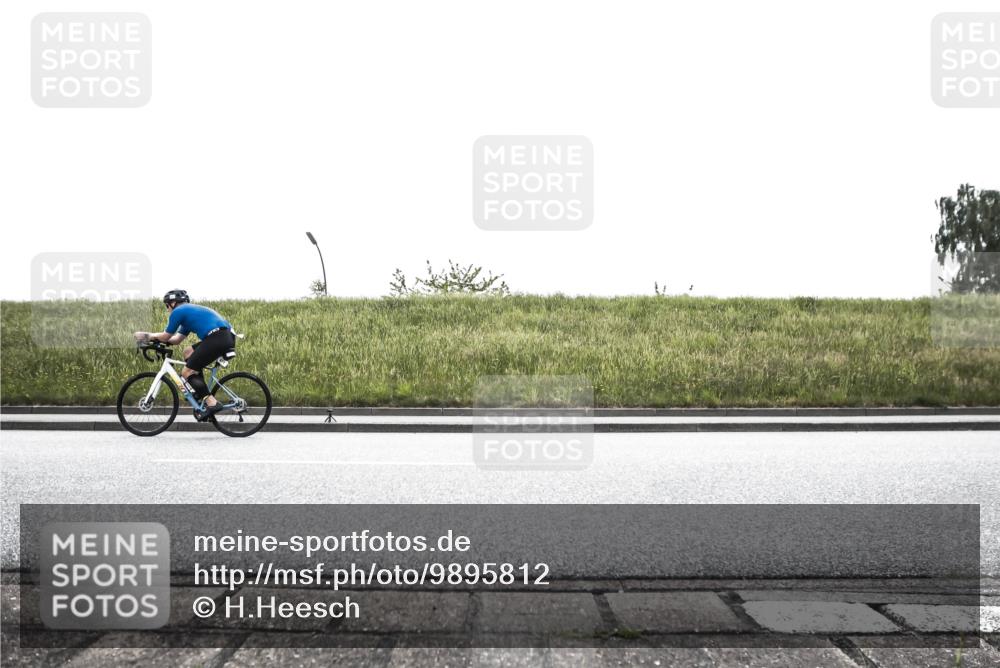 21.06.2026 - 29. Vierlanden-Triathlon H.Heesch http://msf.ph/oto/9895812 21.06.2026 10:46:08 Radfahren 40, 83, 283, 445, 471 meine-sportfotos.de