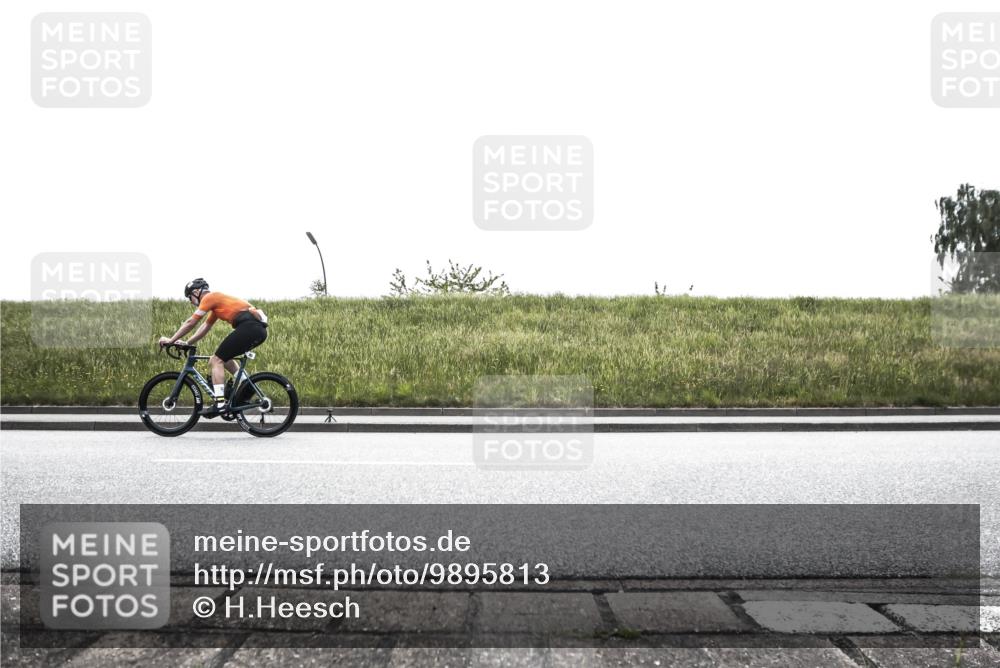 21.06.2026 - 29. Vierlanden-Triathlon H.Heesch http://msf.ph/oto/9895813 21.06.2026 10:46:12 Radfahren 40, 83, 193, 232, 283, 445 meine-sportfotos.de