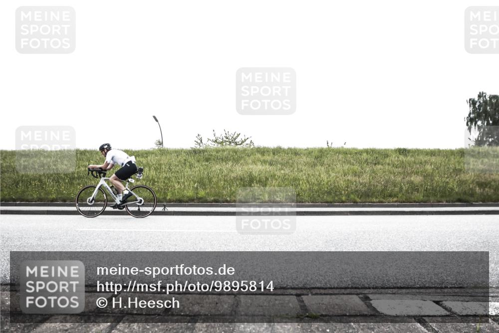 21.06.2026 - 29. Vierlanden-Triathlon H.Heesch http://msf.ph/oto/9895814 21.06.2026 10:46:18 Radfahren 83, 193, 232, 445 meine-sportfotos.de