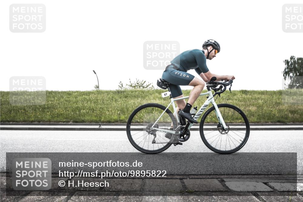 21.06.2026 - 29. Vierlanden-Triathlon H.Heesch http://msf.ph/oto/9895822 21.06.2026 10:47:01 Radfahren 67, 139, 160, 242, 276, 292, 439, 609 meine-sportfotos.de