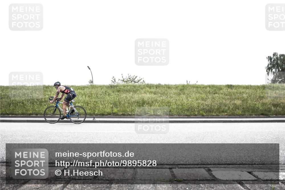 21.06.2026 - 29. Vierlanden-Triathlon H.Heesch http://msf.ph/oto/9895828 21.06.2026 10:47:14 Radfahren 264, 325, 422, 470 meine-sportfotos.de