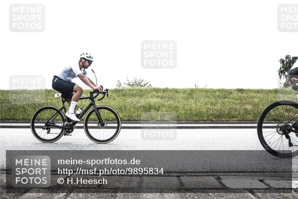 21.06.2026 - 29. Vierlanden-Triathlon H.Heesch http://msf.ph/oto/9895834 21.06.2026 10:47:45 Radfahren 32, 38, 252, 393, 411 meine-sportfotos.de