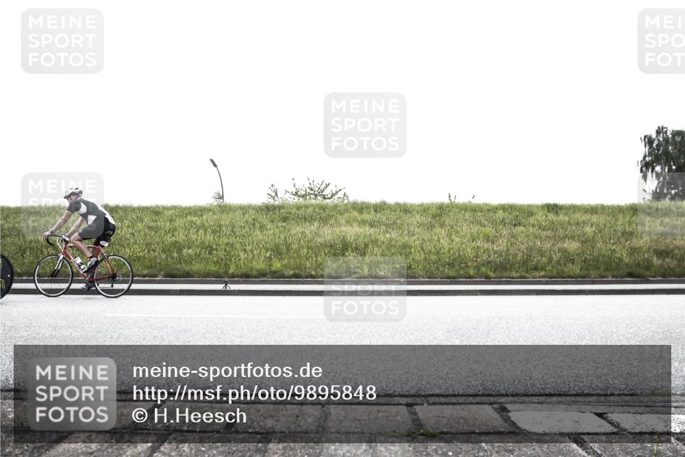 21.06.2026 - 29. Vierlanden-Triathlon H.Heesch http://msf.ph/oto/9895848 21.06.2026 10:48:41 Radfahren 29, 171, 210, 270, 477 meine-sportfotos.de