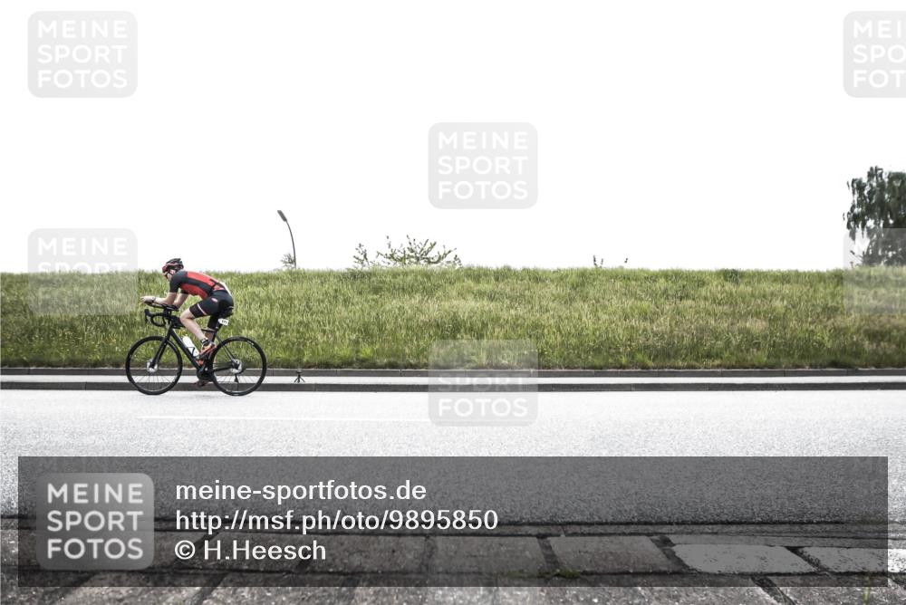 21.06.2026 - 29. Vierlanden-Triathlon H.Heesch http://msf.ph/oto/9895850 21.06.2026 10:48:50 Radfahren 49, 171, 179 meine-sportfotos.de