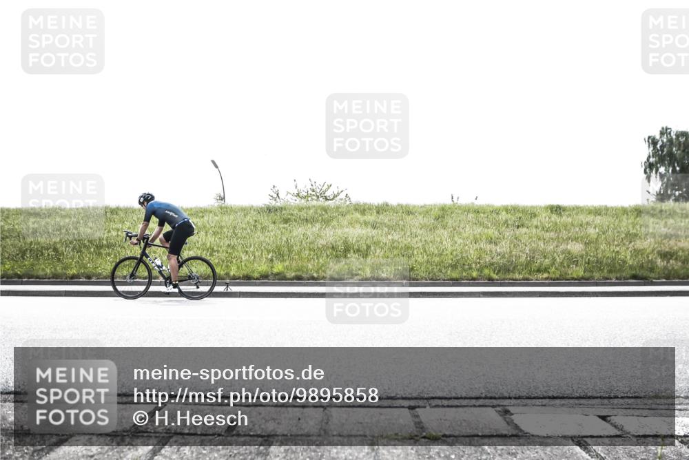 21.06.2026 - 29. Vierlanden-Triathlon H.Heesch http://msf.ph/oto/9895858 21.06.2026 10:49:32 Radfahren 146, 151, 241, 289 meine-sportfotos.de