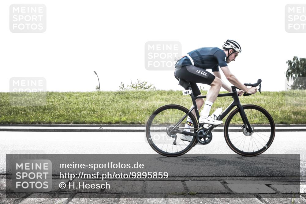 21.06.2026 - 29. Vierlanden-Triathlon H.Heesch http://msf.ph/oto/9895859 21.06.2026 10:49:33 Radfahren 151, 241, 289 meine-sportfotos.de