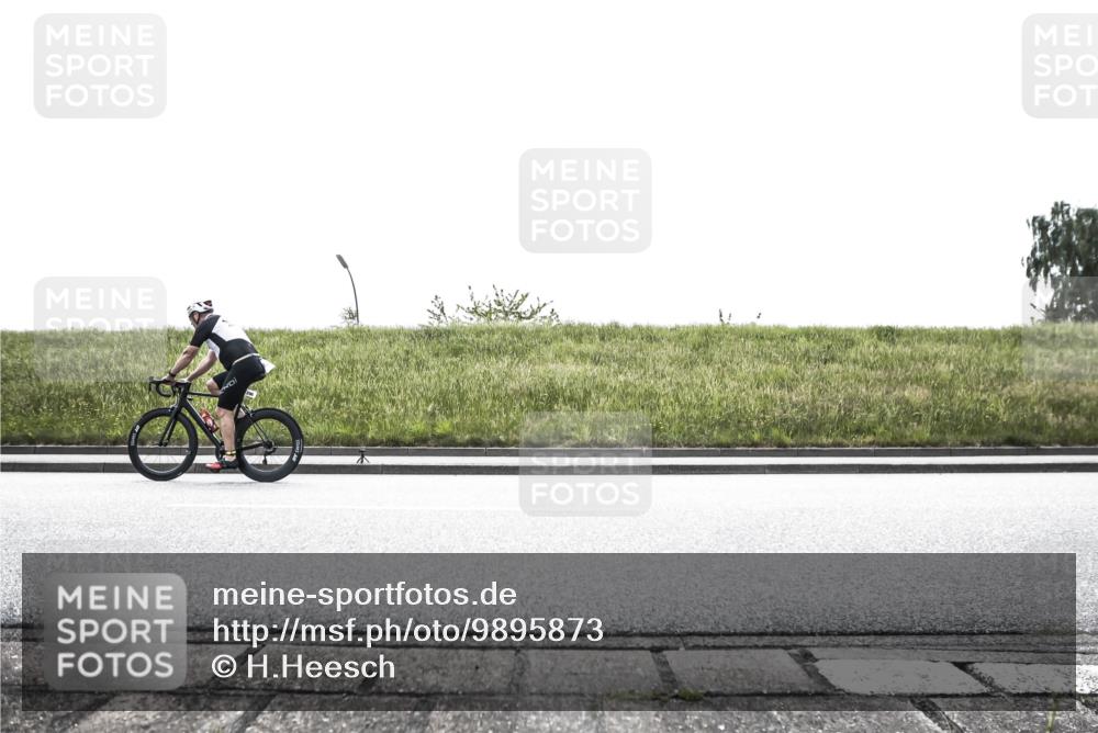 21.06.2026 - 29. Vierlanden-Triathlon H.Heesch http://msf.ph/oto/9895873 21.06.2026 10:50:35 Radfahren 396, 1353 meine-sportfotos.de