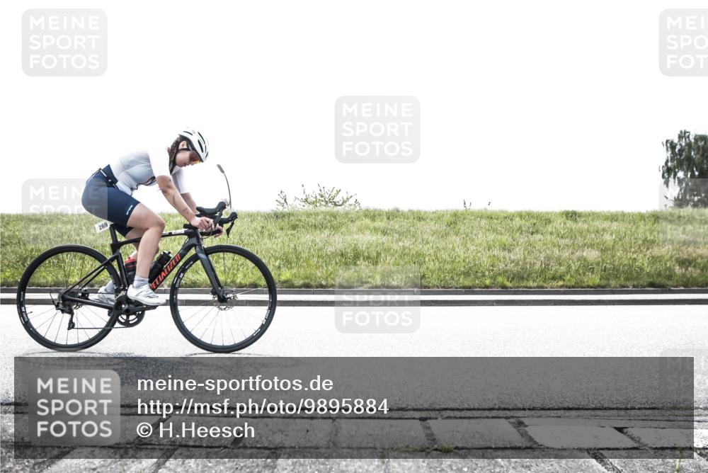 21.06.2026 - 29. Vierlanden-Triathlon H.Heesch http://msf.ph/oto/9895884 21.06.2026 10:51:11 Radfahren 205, 269, 438, 549 meine-sportfotos.de