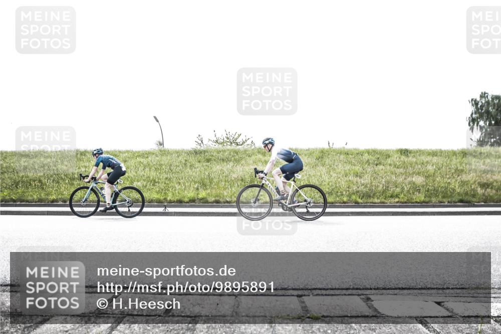 21.06.2026 - 29. Vierlanden-Triathlon H.Heesch http://msf.ph/oto/9895891 21.06.2026 10:51:28 Radfahren 5, 295, 401, 423, 427, 478, 564 meine-sportfotos.de