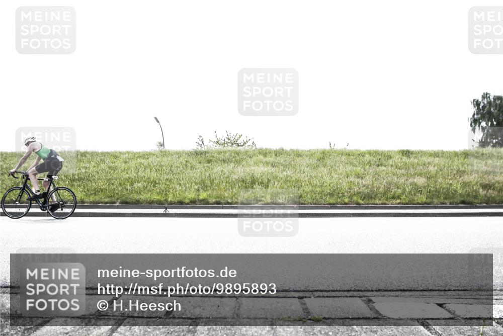 21.06.2026 - 29. Vierlanden-Triathlon H.Heesch http://msf.ph/oto/9895893 21.06.2026 10:51:30 Radfahren 5, 86, 423, 427, 478 meine-sportfotos.de
