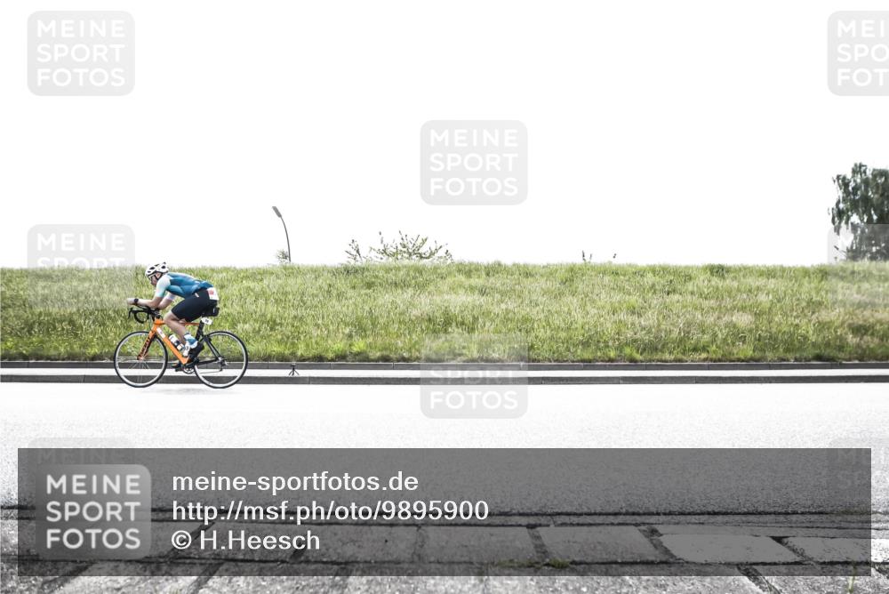 21.06.2026 - 29. Vierlanden-Triathlon H.Heesch http://msf.ph/oto/9895900 21.06.2026 10:51:48 Radfahren 18, 70, 75, 164, 172, 240, 279, 288, 455, 620, 622 meine-sportfotos.de