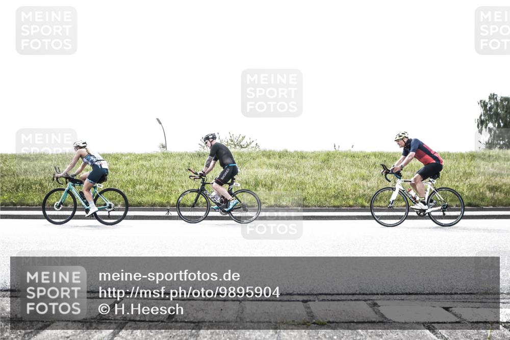 21.06.2026 - 29. Vierlanden-Triathlon H.Heesch http://msf.ph/oto/9895904 21.06.2026 10:51:50 Radfahren 18, 75, 105, 164, 240, 279, 288, 455, 622 meine-sportfotos.de