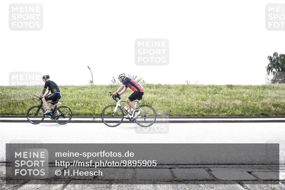 21.06.2026 - 29. Vierlanden-Triathlon H.Heesch http://msf.ph/oto/9895905 21.06.2026 10:51:51 Radfahren 18, 75, 105, 240, 279, 288, 455 meine-sportfotos.de