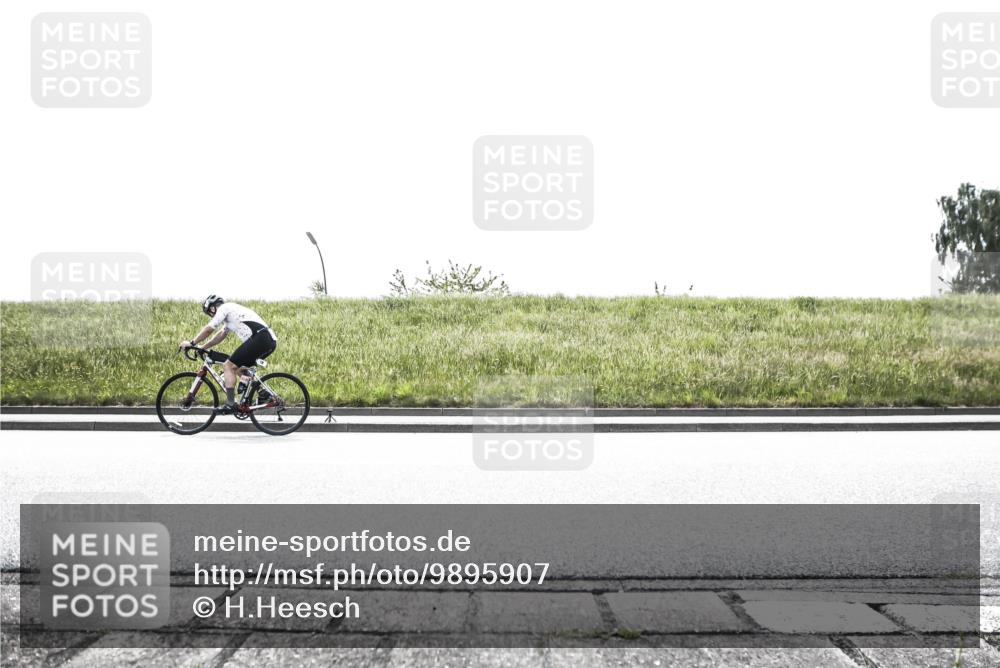 21.06.2026 - 29. Vierlanden-Triathlon H.Heesch http://msf.ph/oto/9895907 21.06.2026 10:51:54 Radfahren 18, 44, 75, 105, 279 meine-sportfotos.de