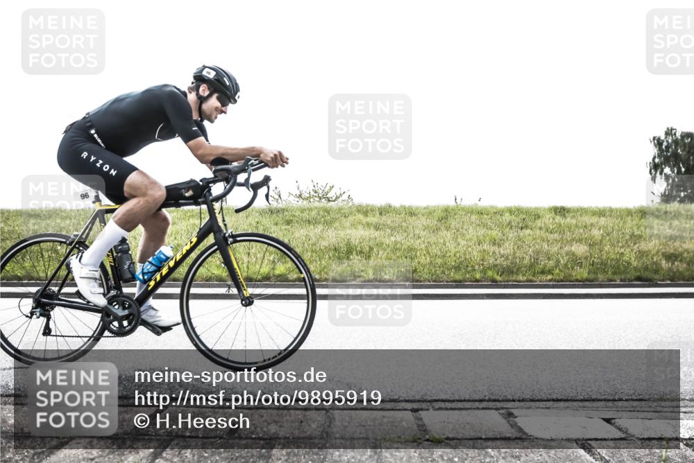 21.06.2026 - 29. Vierlanden-Triathlon H.Heesch http://msf.ph/oto/9895919 21.06.2026 10:52:34 Radfahren 96, 115, 156, 190, 406 meine-sportfotos.de