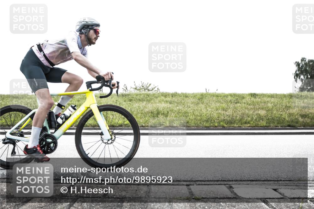 21.06.2026 - 29. Vierlanden-Triathlon H.Heesch http://msf.ph/oto/9895923 21.06.2026 10:52:48 Radfahren 50, 121, 130, 200, 261, 404, 426, 625 meine-sportfotos.de