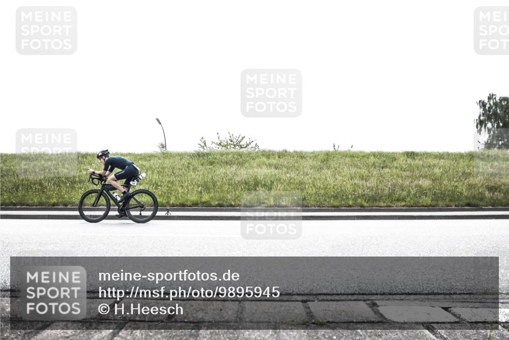 21.06.2026 - 29. Vierlanden-Triathlon H.Heesch http://msf.ph/oto/9895945 21.06.2026 10:54:09 Radfahren 100, 230, 245, 246, 540, 614, 624 meine-sportfotos.de