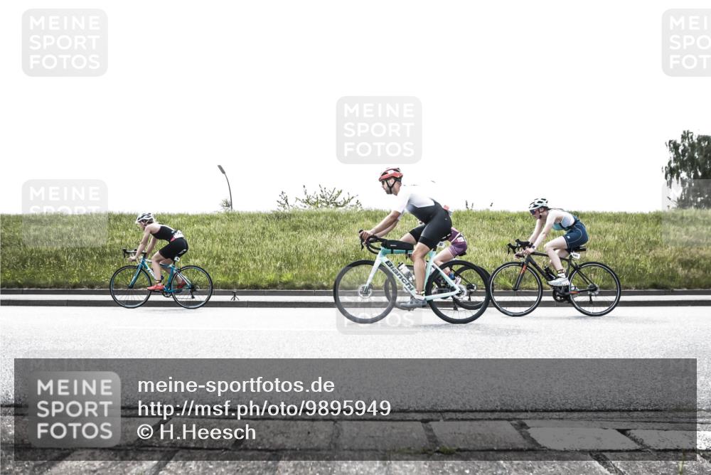 21.06.2026 - 29. Vierlanden-Triathlon H.Heesch http://msf.ph/oto/9895949 21.06.2026 10:54:39 Radfahren 33, 94, 506, 509, 526, 545, 552, 562, 599 meine-sportfotos.de