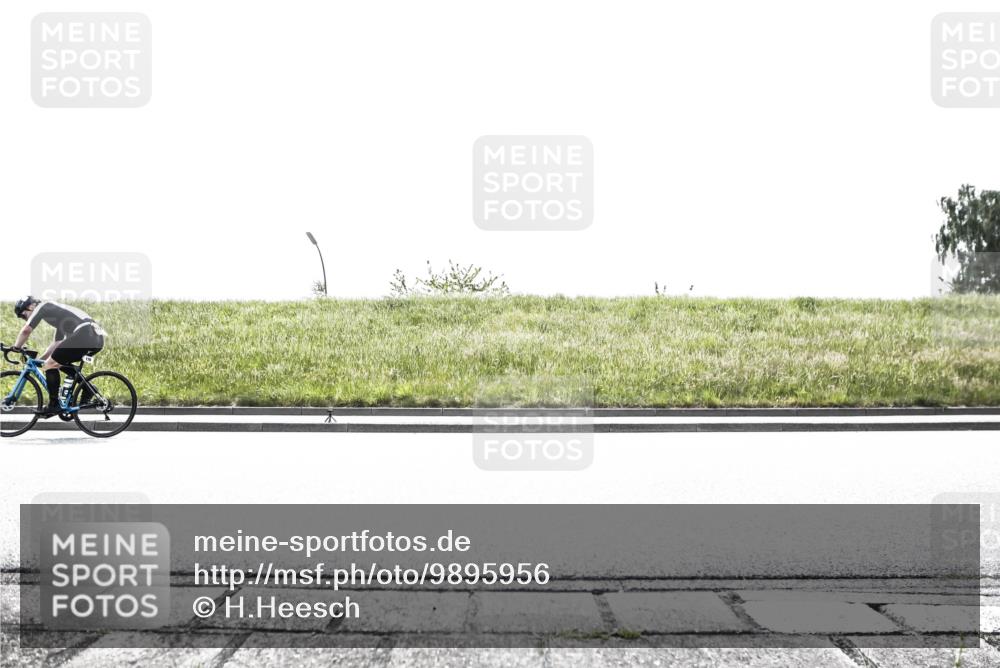 21.06.2026 - 29. Vierlanden-Triathlon H.Heesch http://msf.ph/oto/9895956 21.06.2026 10:57:01 Radfahren 58, 145, 176, 255, 328, 368, 374, 383, 384, 391, 486, 488, 514, 517, 535, 575, 581, 585, 616, 619 meine-sportfotos.de
