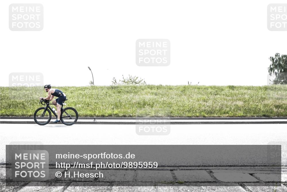 21.06.2026 - 29. Vierlanden-Triathlon H.Heesch http://msf.ph/oto/9895959 21.06.2026 10:57:34 Radfahren 16, 276, 623 meine-sportfotos.de