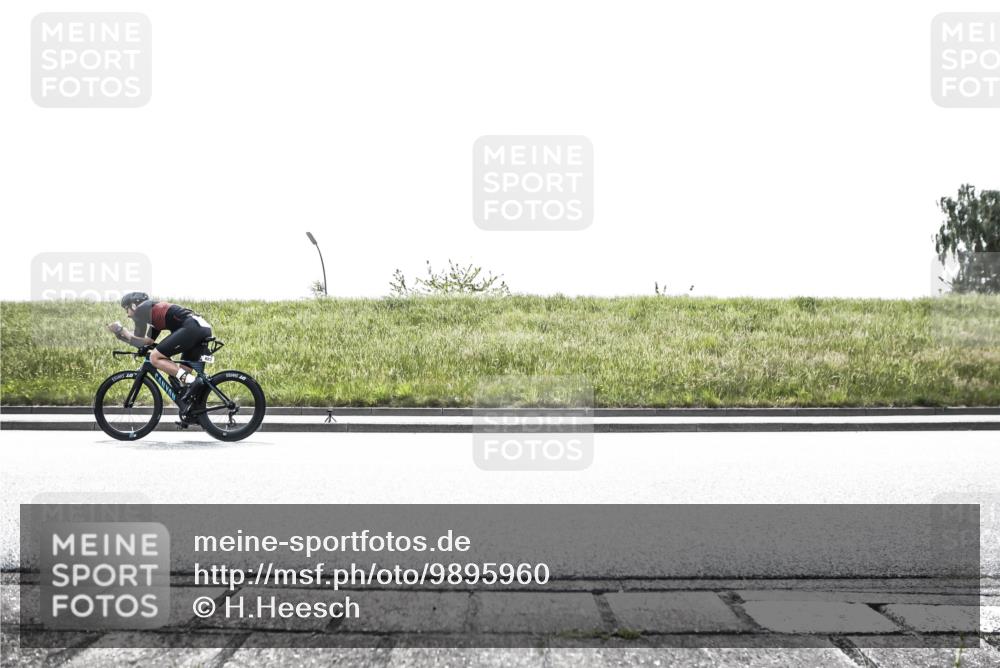 21.06.2026 - 29. Vierlanden-Triathlon H.Heesch http://msf.ph/oto/9895960 21.06.2026 10:57:37 Radfahren 15, 276, 623 meine-sportfotos.de