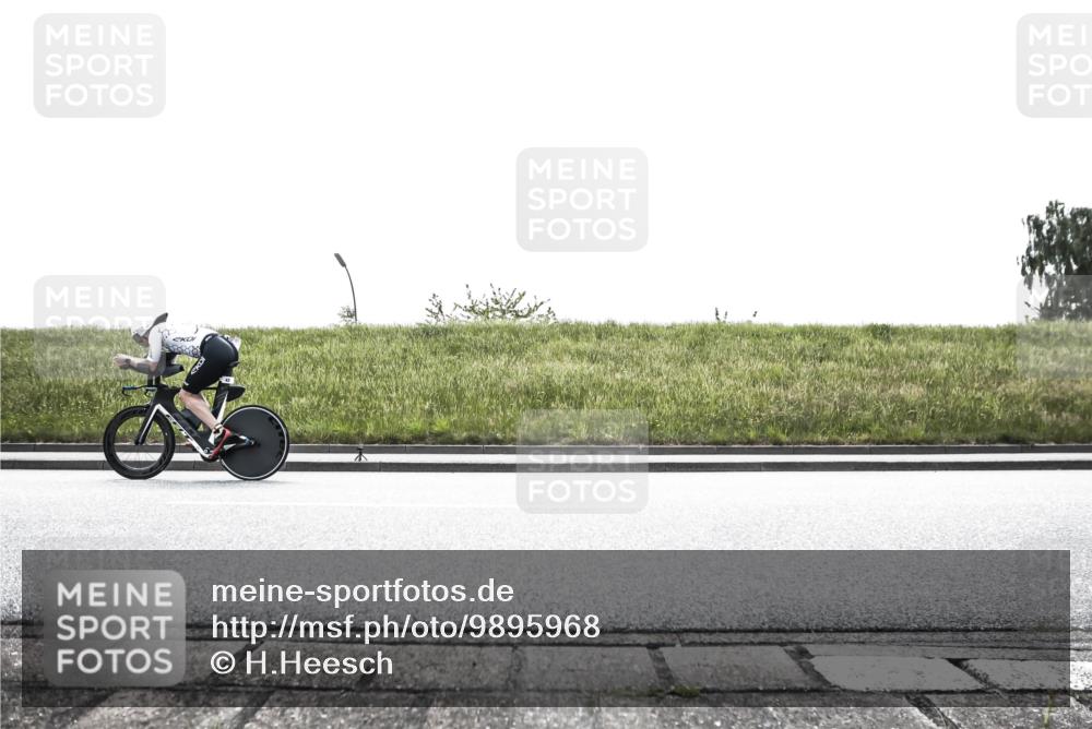 21.06.2026 - 29. Vierlanden-Triathlon H.Heesch http://msf.ph/oto/9895968 21.06.2026 10:59:13 Radfahren 42, 57, 141, 226, 388, 548, 590, 608, 618 meine-sportfotos.de
