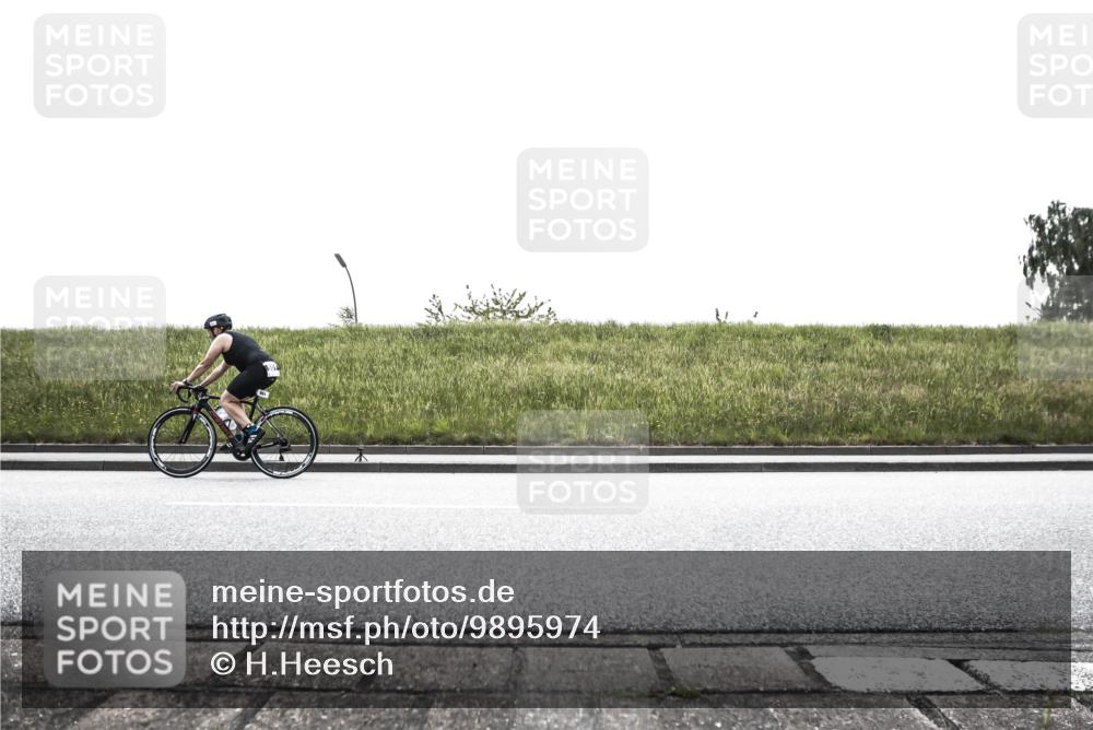 21.06.2026 - 29. Vierlanden-Triathlon H.Heesch http://msf.ph/oto/9895974 21.06.2026 11:00:14 Radfahren 296, 355, 516, 551, 572 meine-sportfotos.de