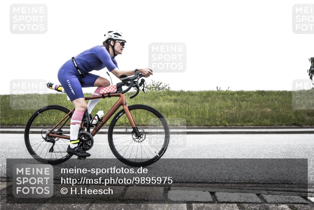 21.06.2026 - 29. Vierlanden-Triathlon H.Heesch http://msf.ph/oto/9895975 21.06.2026 09:35:56 Radfahren 75, 86, 90, 105, 122, 161, 176, 198, 200, 270, 279 meine-sportfotos.de