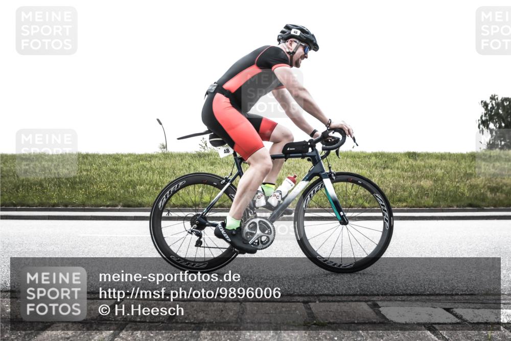 21.06.2026 - 29. Vierlanden-Triathlon H.Heesch http://msf.ph/oto/9896006 21.06.2026 11:03:30 Radfahren 48, 249, 482, 484, 579 meine-sportfotos.de