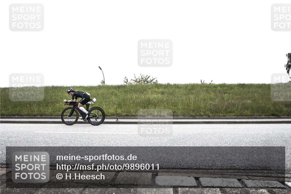 21.06.2026 - 29. Vierlanden-Triathlon H.Heesch http://msf.ph/oto/9896011 21.06.2026 09:37:21 Radfahren 261 meine-sportfotos.de