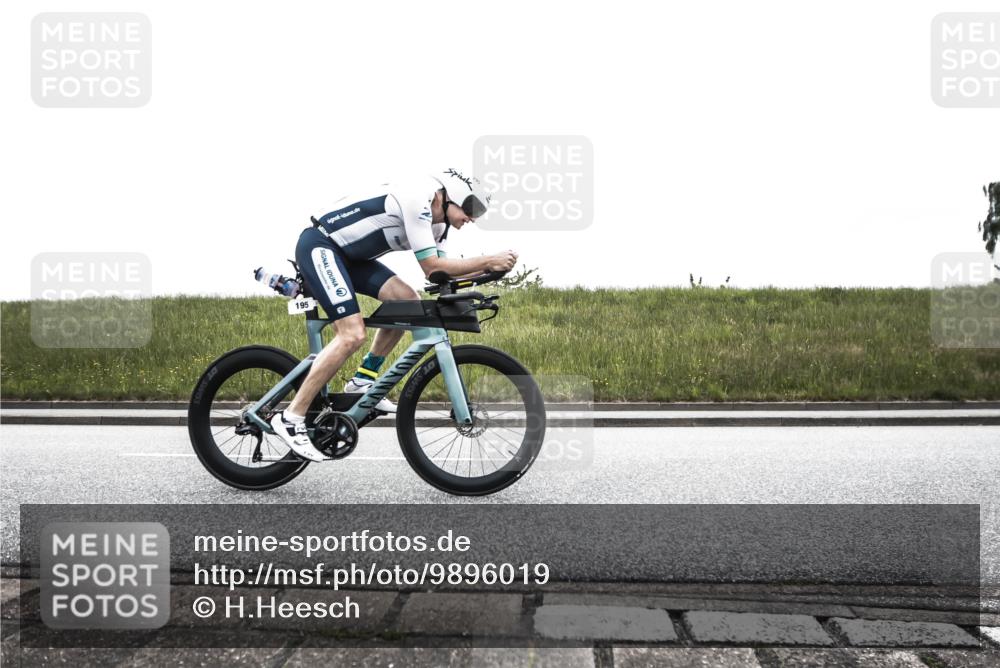 21.06.2026 - 29. Vierlanden-Triathlon H.Heesch http://msf.ph/oto/9896019 21.06.2026 09:37:48 Radfahren 5, 30, 69, 195, 240 meine-sportfotos.de