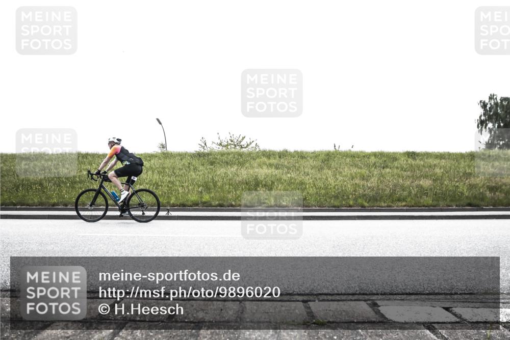21.06.2026 - 29. Vierlanden-Triathlon H.Heesch http://msf.ph/oto/9896020 21.06.2026 11:04:54 Radfahren 46, 64, 291, 441, 523, 556, 739 meine-sportfotos.de
