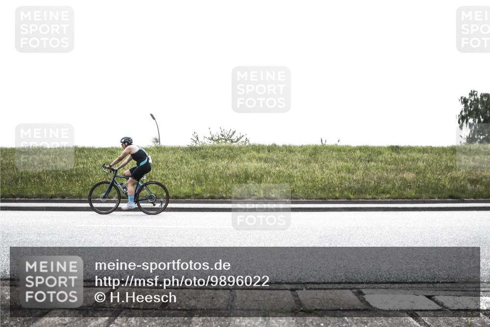 21.06.2026 - 29. Vierlanden-Triathlon H.Heesch http://msf.ph/oto/9896022 21.06.2026 11:05:30 Radfahren 605, 742 meine-sportfotos.de