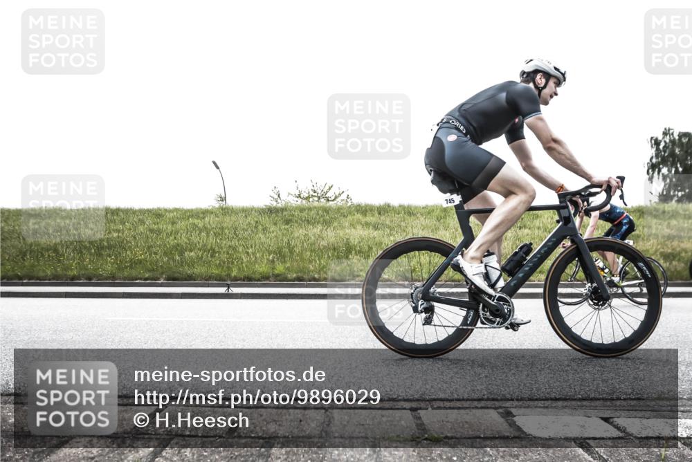 21.06.2026 - 29. Vierlanden-Triathlon H.Heesch http://msf.ph/oto/9896029 21.06.2026 11:06:25 Radfahren 56, 71, 174, 199, 244, 665, 668, 721, 745 meine-sportfotos.de