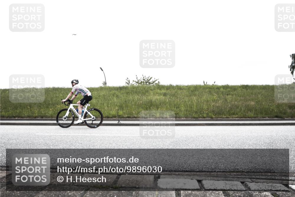 21.06.2026 - 29. Vierlanden-Triathlon H.Heesch http://msf.ph/oto/9896030 21.06.2026 09:38:36 Radfahren 114, 168, 256 meine-sportfotos.de
