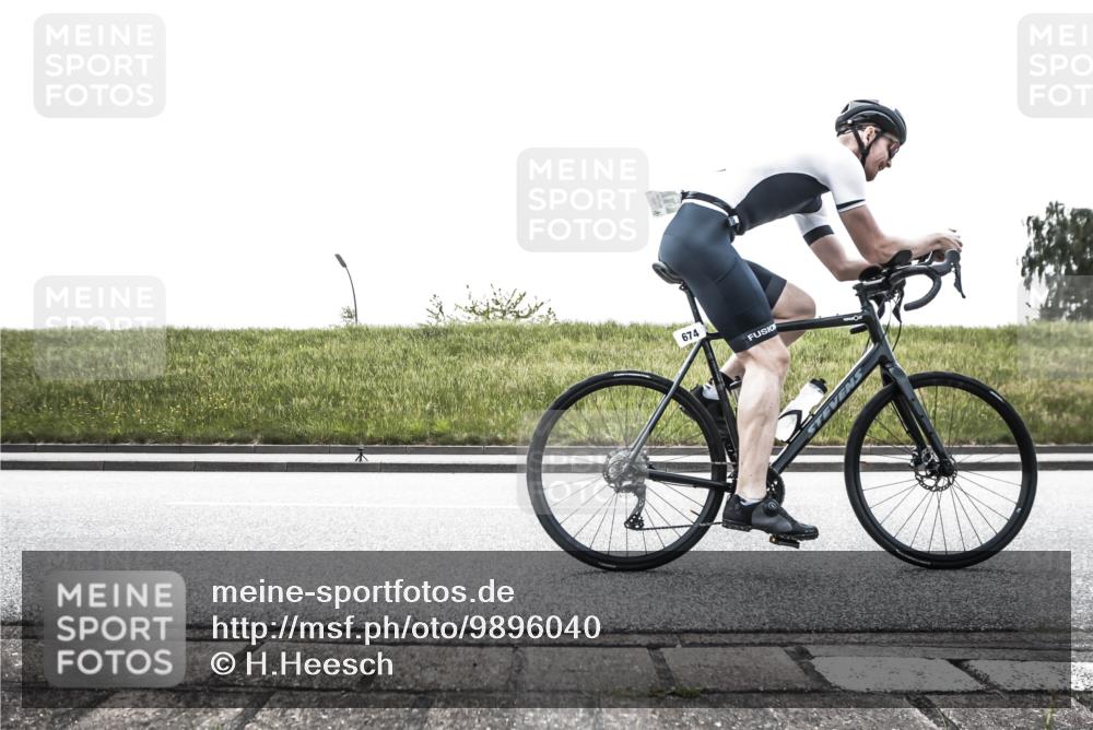21.06.2026 - 29. Vierlanden-Triathlon H.Heesch http://msf.ph/oto/9896040 21.06.2026 11:06:46 Radfahren 650, 674, 689, 691 meine-sportfotos.de