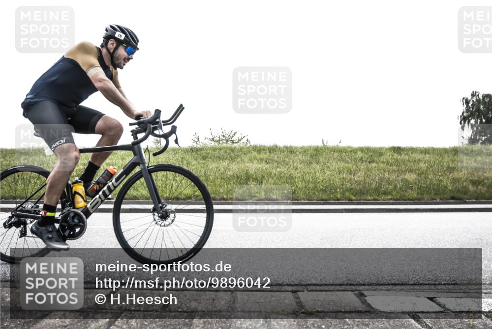 21.06.2026 - 29. Vierlanden-Triathlon H.Heesch http://msf.ph/oto/9896042 21.06.2026 11:07:27 Radfahren 15, 72 meine-sportfotos.de