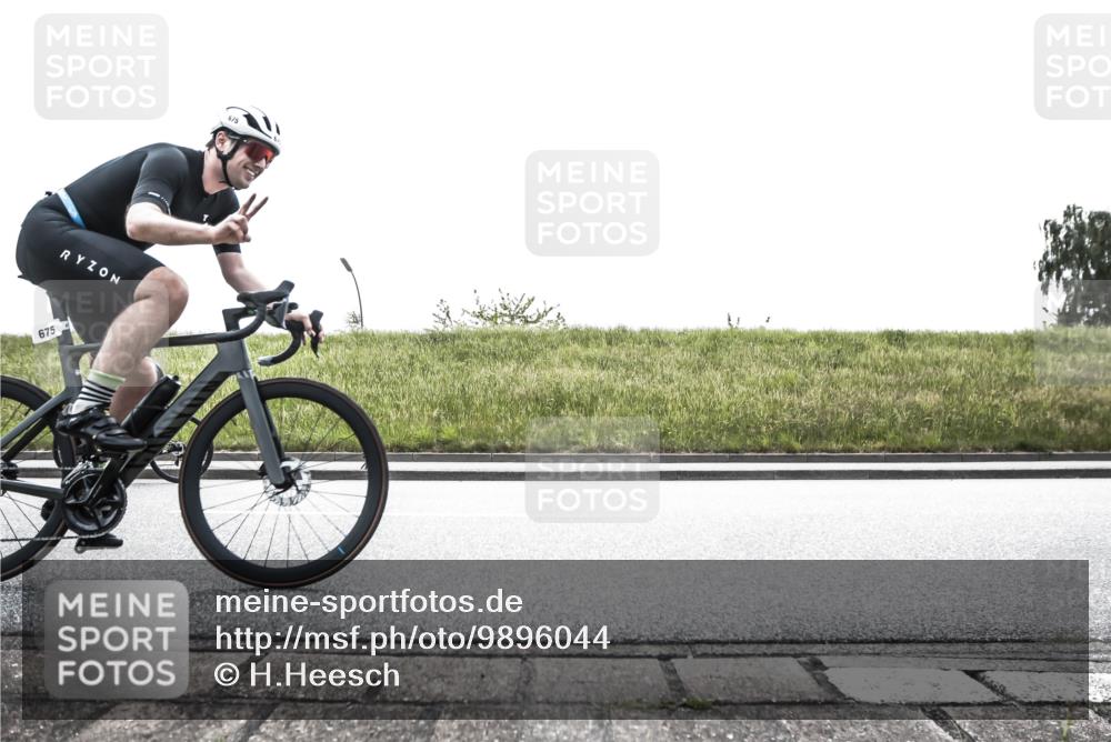21.06.2026 - 29. Vierlanden-Triathlon H.Heesch http://msf.ph/oto/9896044 21.06.2026 11:07:55 Radfahren 128, 142, 177, 267, 272, 675, 682 meine-sportfotos.de