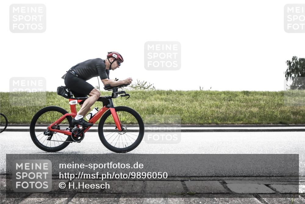21.06.2026 - 29. Vierlanden-Triathlon H.Heesch http://msf.ph/oto/9896050 21.06.2026 11:09:18 Radfahren 157, 192, 233, 612, 681 meine-sportfotos.de
